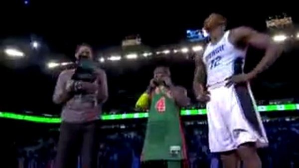 Nate Robinson dunks over Dwight Howard!