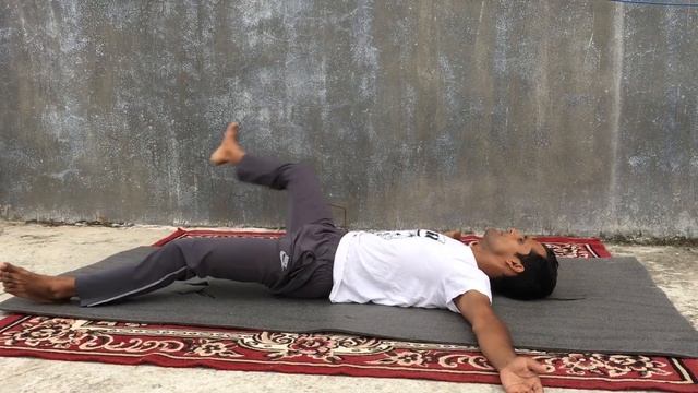 Yoga For Backpain and Strong Spinal Cord смотреть онлайн