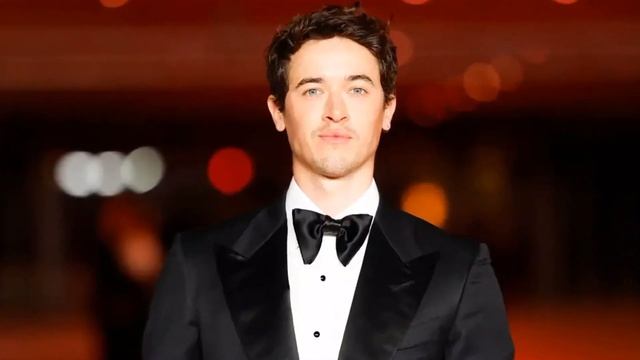 My Lady Jane breakout star lands lead role in Netflix's biggest new смотреть онлайн