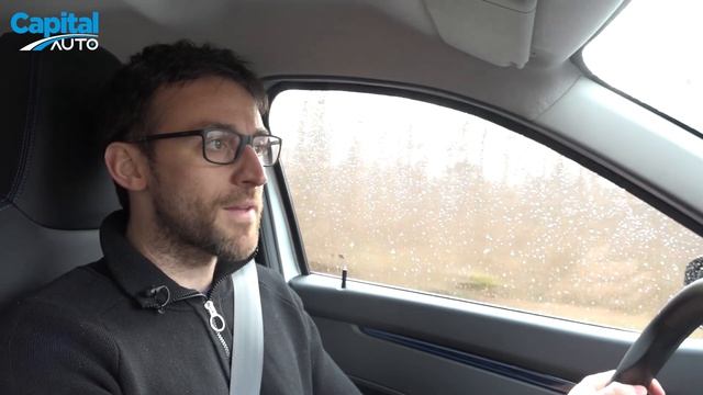 Notre essai vidéo de la Dacia Spring, la voiture électrique abordable смотреть онлайн