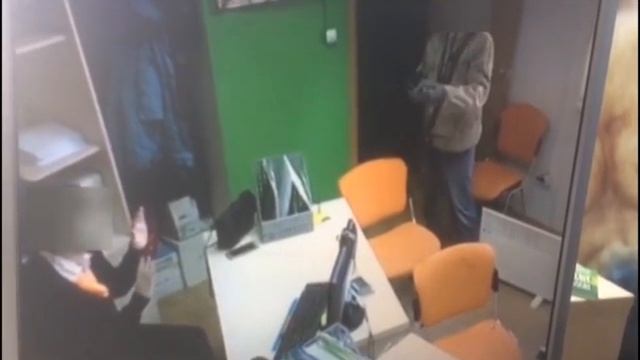 Благовещенские полицейские нашли обокравшего офис компании «Отличные наличные» смотреть онлайн