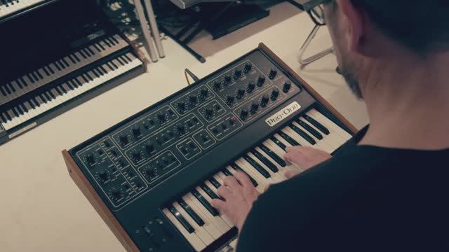 Situation - Yazoo (instrumental cover by Munatix), on Sequential Circuits Pro-One