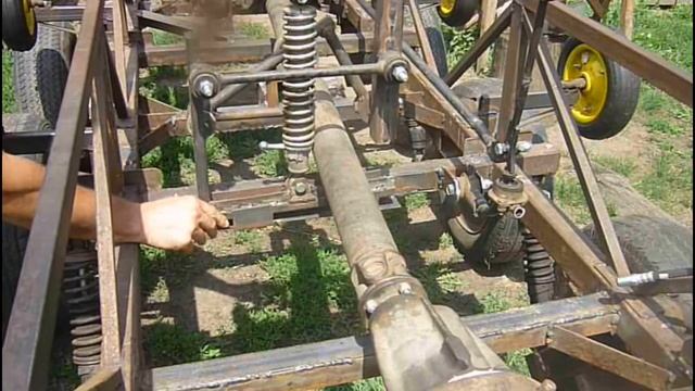 Необычное самодельное сиденье на амортизаторе, для гусеничного вездехода смотреть онлайн