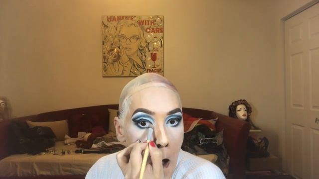 Colorful Drag Queen Makeup Tutorial! смотреть онлайн