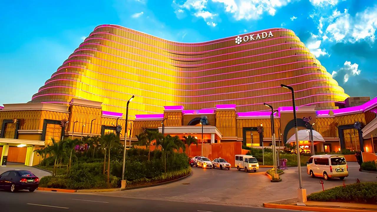 Okada Manila Hotel In Philippines, $2.4 Billion Casino Resort (4K Tour & Vlog)