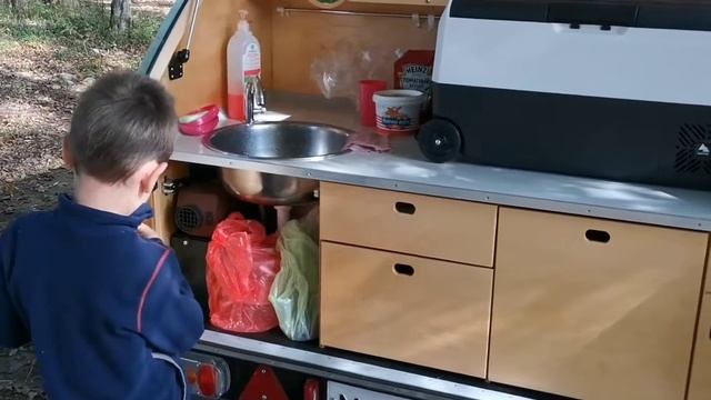 Обзор прицепа-капля "Фисташка трейлер" глазами ребенка смотреть онлайн