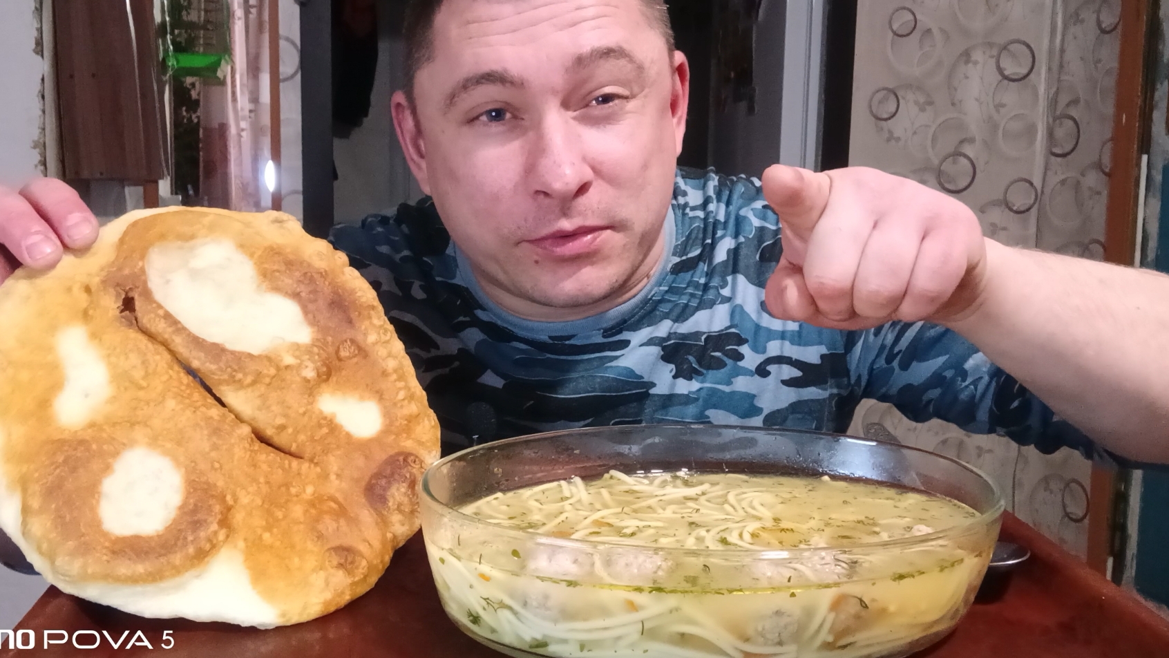 мукбанг/обжор/суп с фрикадельками,домашняя лепёшка/ смотреть онлайн