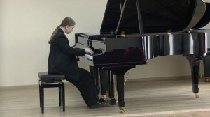 Баева Елизавета 14 лет.  Э. Григ Менуэт "Минувшие дни" соч. 57