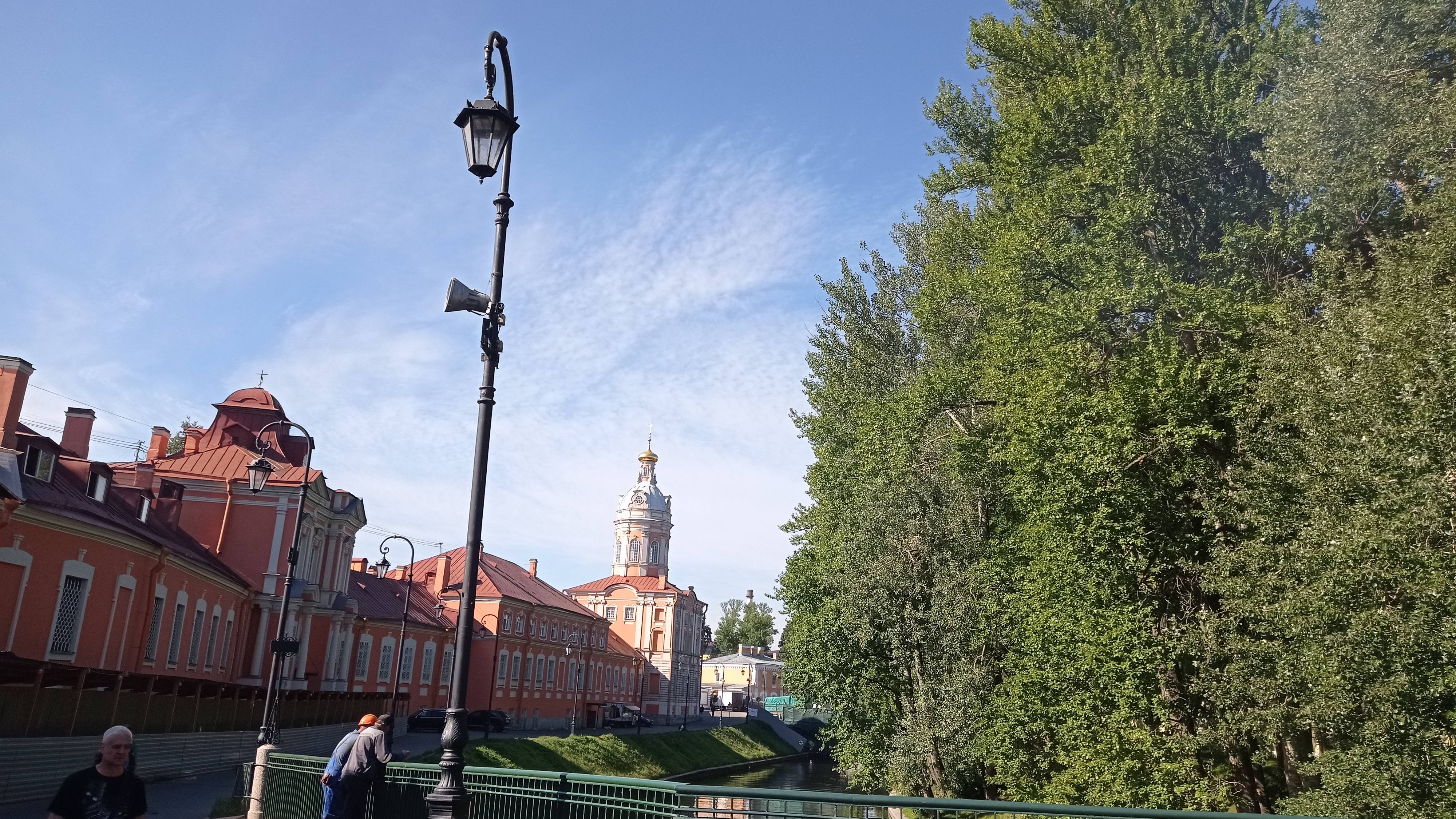 Россия: приятное посещение Александро-Невской лавры в Санкт-Петербурге смотреть онлайн