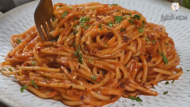 Спагетти-паста становится восхитительной с этим насыщенным и ароматным томатным соусом! смотреть онлайн