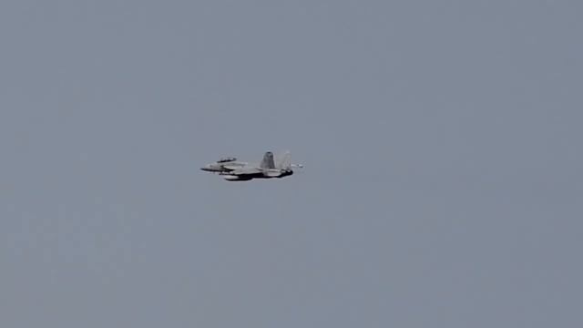 2 US Navy Boeing EA-18G Growlers VAQ-138 "Yellowjackets" Takeoff from PDX смотреть онлайн