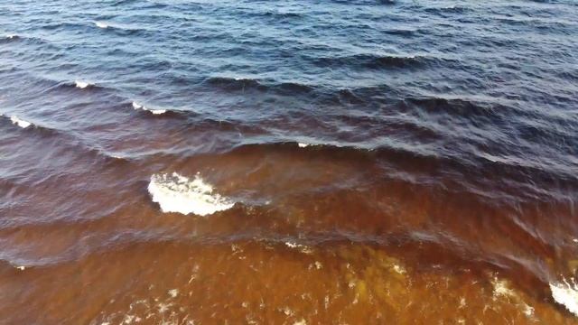 Сидя на красивом холме!😊