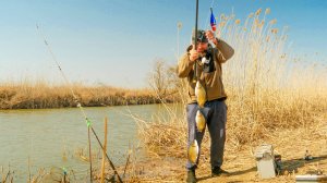 ПЕРВАЯ РЫБАЛКА НА ПОПЛАВОК! ДЫХАНИЕ ПЕРЕХВАТЫВАЕТ ОТ ТАКИХ ПОКЛЕВОК! ЖОР КАРАСЯ!