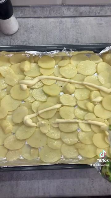 Рецепт картошки в духовке🔥 смотреть онлайн