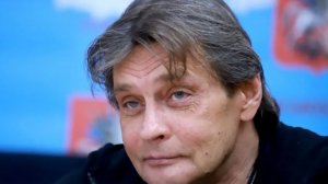 Романс «Дорогой длинною».Александр Домогаров. Фрагмент концерта- «На родине и на чужбине» 2019 год