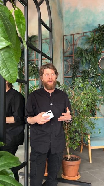 Слабый не может быть добрым, ведь для этого нужно обладать выбором. У слабых выбора нет.