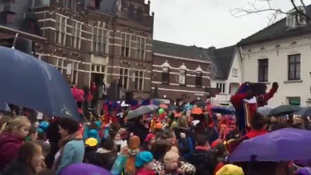 Dizzy Dance optreden 2014 - Sinterklaas смотреть онлайн