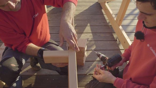 #153 Houten overkapping met zadeldak maken смотреть онлайн