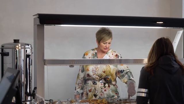 Кафе Кушать подано в гостинице Мелисса смотреть онлайн