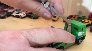 Игрушка эвакуатор КАМАЗ - сравнение с Газелью