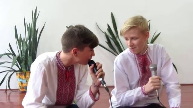 Сценка "Морока двох кумів перед 8 березням" (8 клас) смотреть онлайн