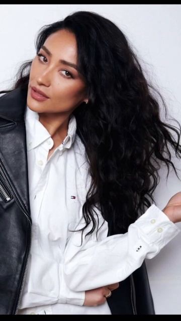 Shay Mitchell〔Apr.10〕Happy Birthday! ★Astrology ♫ Anne-Marie – NEVER LOVED ANYONE BEFORE смотреть онлайн