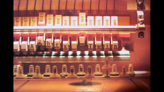 Aphex Twin - E5 - gwarek2 / drukQs slow vinyl -20% смотреть онлайн
