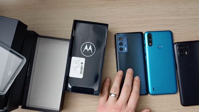 Motorola Edge 20 Pro - Edge 20 Lite - E7i Power Unboxing & First impression's смотреть онлайн