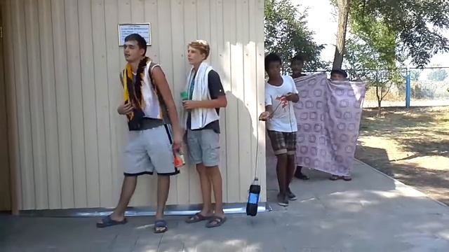 Лагерь ЭF. Совет дня. Отряд D. Как попасть в душ? смотреть онлайн