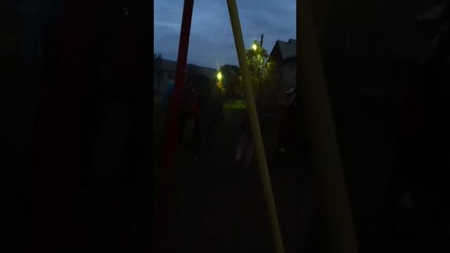 Разборки на детской площадке. Лесозавод