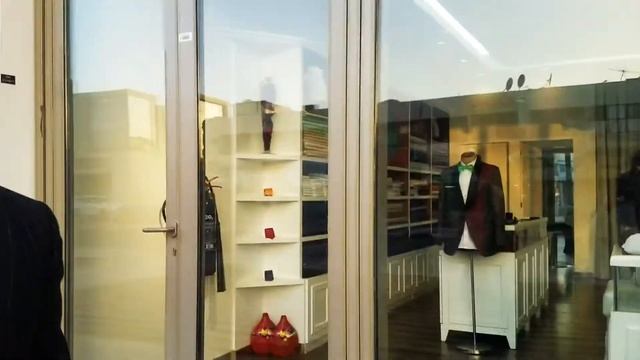 Dubai's Bespoke tailoring legend hand crafting suits for 80 years is now expanding horizons смотреть онлайн