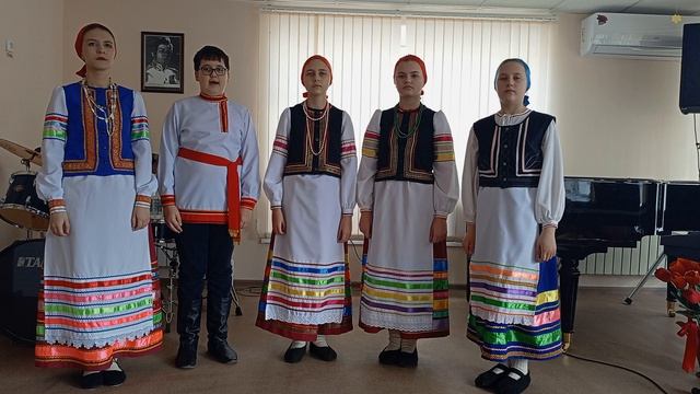 Фольклорный ансамбль "Ручеек" смотреть онлайн