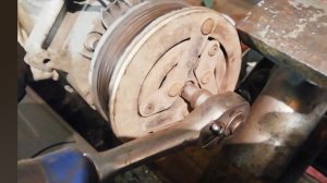 Замена подшипника компрессора кондиционера со снятием насоса! Лада Гранта!