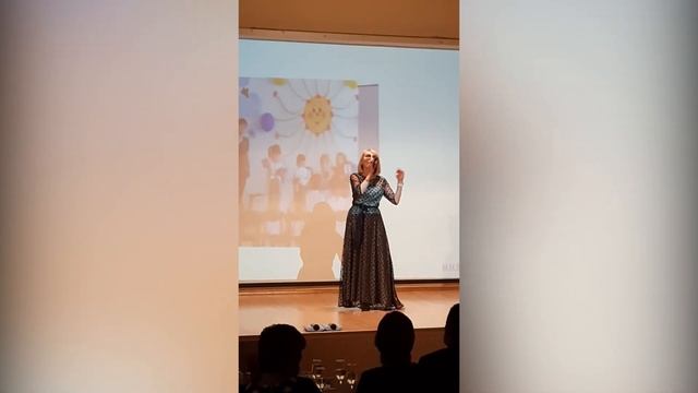 "Воспитатели" поёт Марина Зорина смотреть онлайн