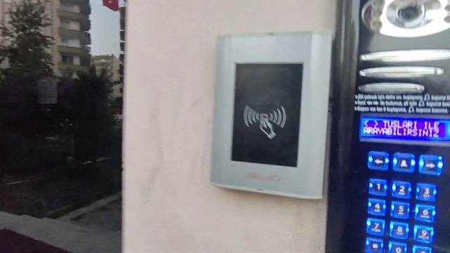 2+1 с большим балконом, гардеробной и кладовой в подъезде смотреть онлайн