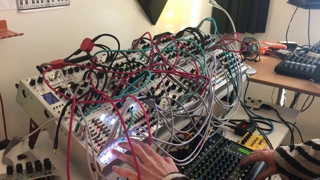 Rise - Live Eurorack DnB Jam смотреть онлайн