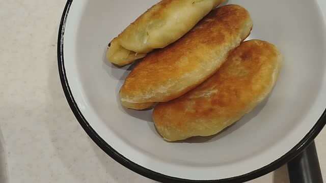 ПОСТНЫЕ ПИРОЖКИ НА ВОДЕ С ГОРОХОМ ИЛИ ЛЮБОЙ ДРУГОЙ НАЧИНКОЙ смотреть онлайн