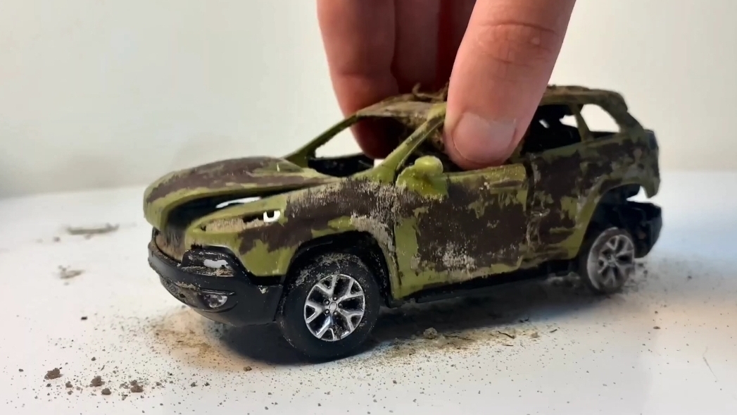 Реставрация игрушечной модели Jeep Grand Cherokee