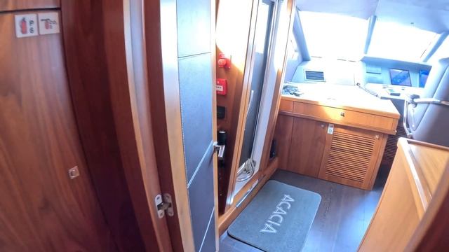 $12.5 Million Superyacht Tour : 2012 Sunseeker 40M Yacht смотреть онлайн