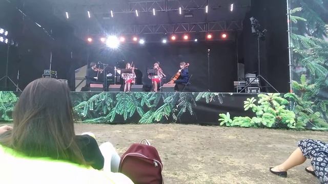 Концерт в Аптекарском Огороде смотреть онлайн