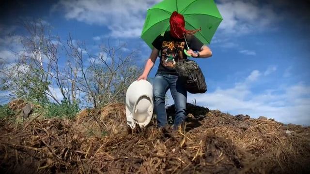 S.C.A.T. - Person with a Toilet Bowl (Человек с унитазом) смотреть онлайн