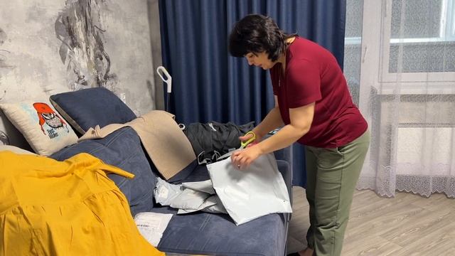 присматриваем ДИВАН//ПЕРВЫЙ раз заказала ОДЕЖДУ//распаковка с примеркой с ДЖУМ смотреть онлайн