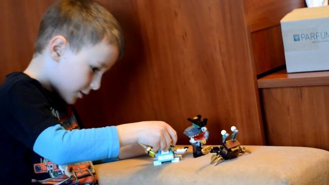 LEGO Mixels | Врач Тумбочка и Пират Сундук знакомятся. смотреть онлайн