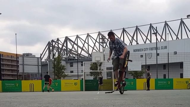 Jugglers nozzas and some whiplash! смотреть онлайн