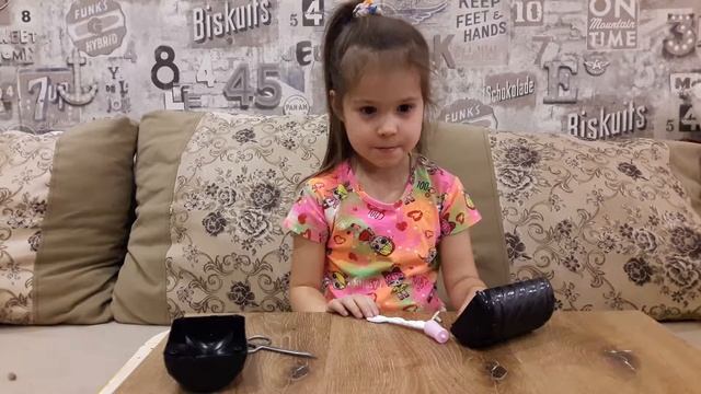 Капсулка с единорожкой.