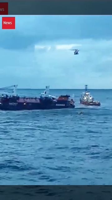 #shorts Two tugs and the Norwegian coast guard manage to hook up the Dutch freighter that was adrif смотреть онлайн