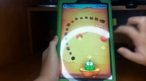 Играю в игру Cut the rope experiments (Ам ням). Пройденные уровни ( 7 глава 1-25).
