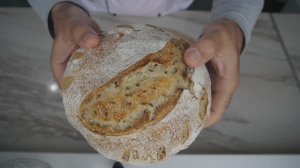 Пшеничный хлеб с семенами льна и подсолнечника. На закваске!