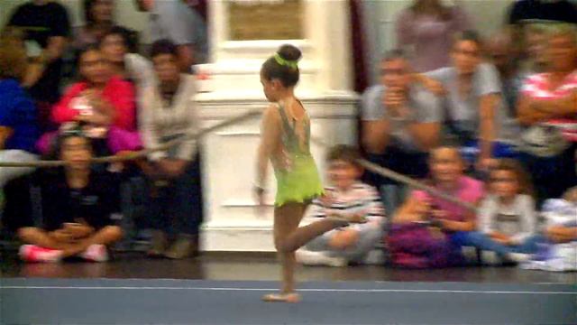 LARA FERRERI LONGCHAMPS ML смотреть онлайн