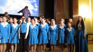 30. "Летите, голуби, летите". Музыка Исаака Дунаевского, слова Михаила Матусовского.